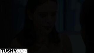Lana Rhoades ánuszát egy csoki pasi kúrja