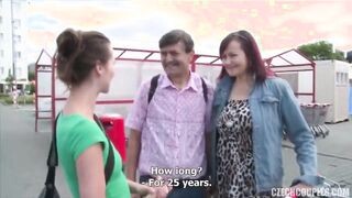 Idősebb pár kamatyol
