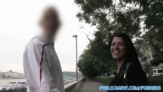 Magyar amatőr tini csajszika pénzért baszik