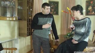 Orosz mami a nevelt fiával baszik