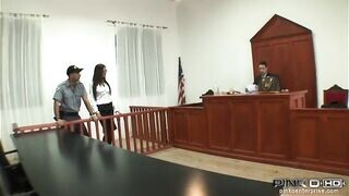 Angelica Heart két farkat kap a bíróságon