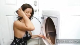 Perverz milf anyuka a fiával reszel