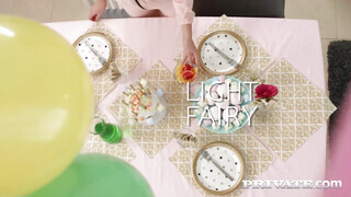 Hanna Ray és Light Fairy édeshármasban szexelnek
