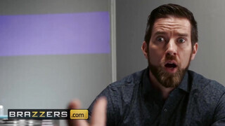 Brazzers - Cali Carter a hatalmas cickós fiatal