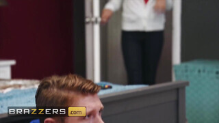 Brazzers - Jeanie Marie Sullivan a szuper szenvedélyes milf