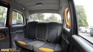 Fake Taxi - Florane Russel a világos szőke tini milf