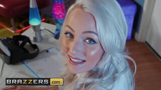 Brazzers - Nicolette Shea élvezi ha keményen szexelik