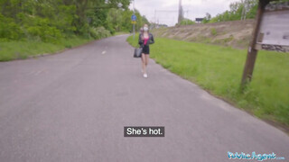 Public Agent - Mia Rose a óriási tőgyes fiatal nőci
