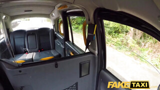 Fake Taxi - Barbie Sins popó lyukba kefélve