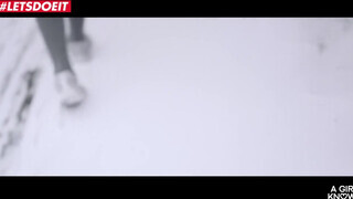 A Girl Knows - Fiatal csajok felfedezik egymást