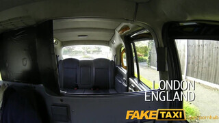 FakeTaxi - gigászi fenekű bige kúrni akar