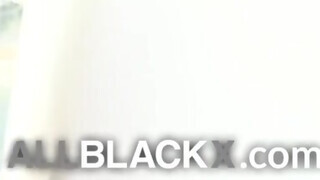 AllBlackX - Lala Ivey a hatalmas cicis zsenge