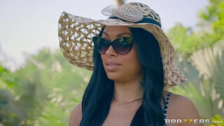 Bethany Benz a baszásmániás spanyol milf - Brazzers