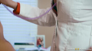 Ariella Ferrera a argentin doktornő - Brazzers