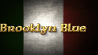 Yuffie Yulan és Brooklyn Blue osztoznak a gigászi faszon - Brazzers