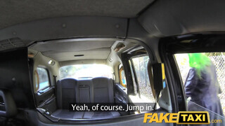 Fake Taxi zöld hajú nőci segge kúrható