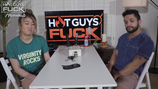 Hot guys fuck - a japán maca nagyon örül a méretes fasznak