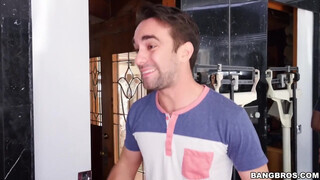 Cassidy Banks a óriási cickós fital kurva - Bangbros