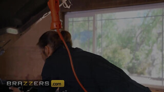 Brazzers - Maddy May és Alexis Fawx édeshármasban szexelnek
