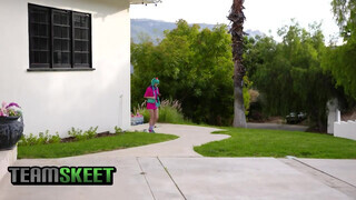 Jessie Saint a cosplayes zsenge gádzsi - TeamSkeet