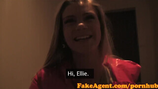 FakeAgent - szívdöglesztő sportos bige a castingon