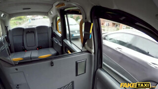 Fake Taxi - Lina Luxa a magas francia fiatal bige