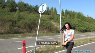 Hatalmas kannás fiatal szuka pénzért kúrel - Public Agent