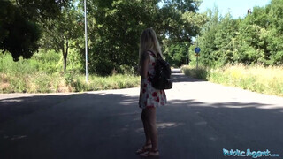 Public Agent - Sophia Grace pénzért bekapja a bájdorongot