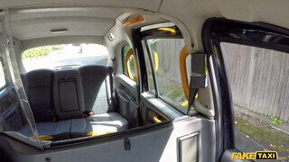 Fake Taxi - Tini gádzsi kúr a taxiban