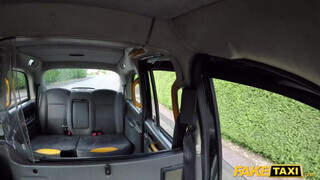 Fake Taxi - Amber Jayne a lotyó milf