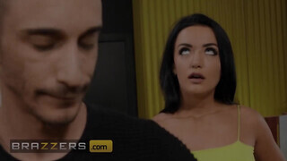 Brazzers - Zuzu Sweet-et hátsó bejáratba kufircolja a Barista manus