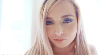 Lexi Lore vadul imádja - EvilAngel