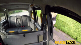 Csöcsös zsenge nőci segget nyal - Fake Taxi