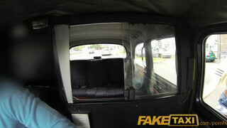 FakeTaxi - Bonnie Rose bekapja a pöcst