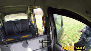 Fake Taxi - Summer Rose kettő pöcst kap