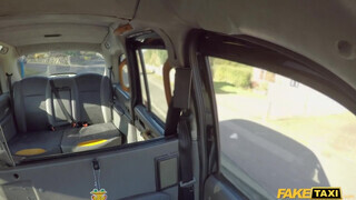 Fake Taxi - Louise Lee hátsó lyukba is engedi