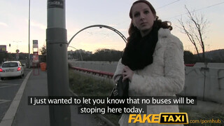 FakeTaxi - Tini ápoló gádzsi közösül a taxiban