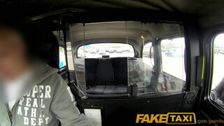 FakeTaxi - Kiki Minaj a csöcsös fekete gádzsi