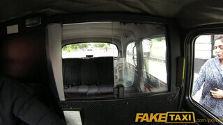 FakeTaxi - gigászi kannás lány nem akar fizetni