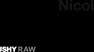 TUSHYRAW - Nicole Aria popsikája megkefélve