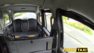 Fake Taxi - Hatalmas picsájú argentin milf análba kúrva
