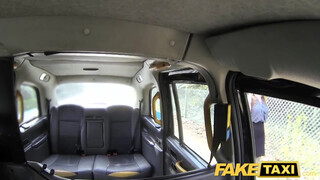 Fake Taxi - idősebb csajszi méretes kárót akar