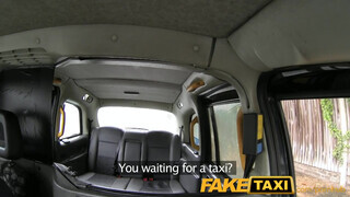 FakeTaxi - szilikonos picsa nem akar fizetni