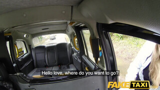 Fake Taxi - Hatalmas cicis tini nőci a hátsó ülésen