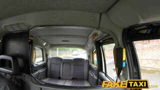 FakeTaxi - Ella Hughes a szívdöglesztő vörös hajú spiné