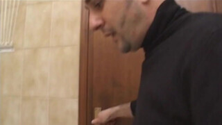 Olasz házaspár a fürdőben kúr