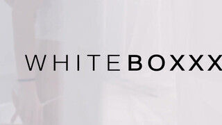 WHITEBOXXX - cuki vörös szuka beleül a méretes faszba