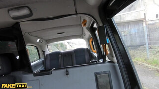 Fake Taxi - Lily Adams a kívánatos milf