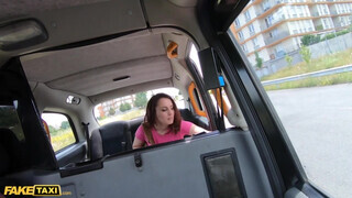 Fake Taxi - Maya B meghágva a hátsó ülésen