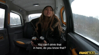 Fake Taxi - May Thai bekapja a taxis gigantikus faszát
